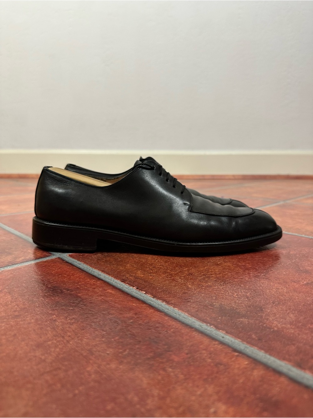 Salvatore Ferragamo Leather Split Toe Lace-Up Oxford